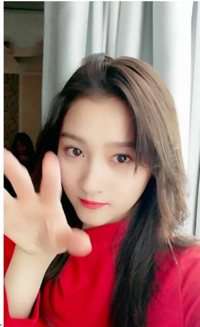 国产精网红自拍视频,揭秘网红生活幕后