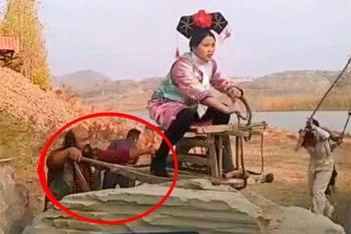 国产高跟丝袜黑色视频,国产高跟黑色诱惑，视觉盛宴一触即发