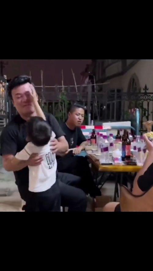 国产孝子搞笑视频,国产孝子搞笑视频，温情与幽默交织的感人瞬间