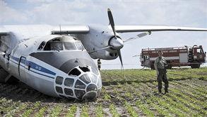 国产军用飞机降落视频讲解,国产军用飞机降落精彩瞬间回顾