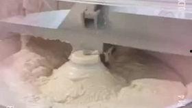 国产拉拉磨豆腐视频