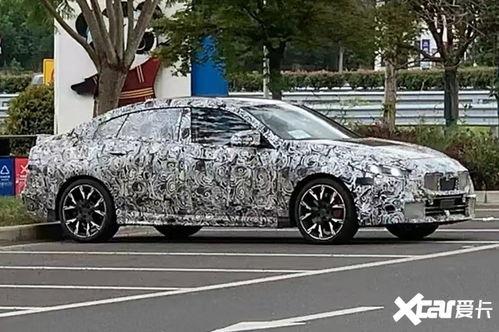 街拍国产轿跑图片视频  第1张